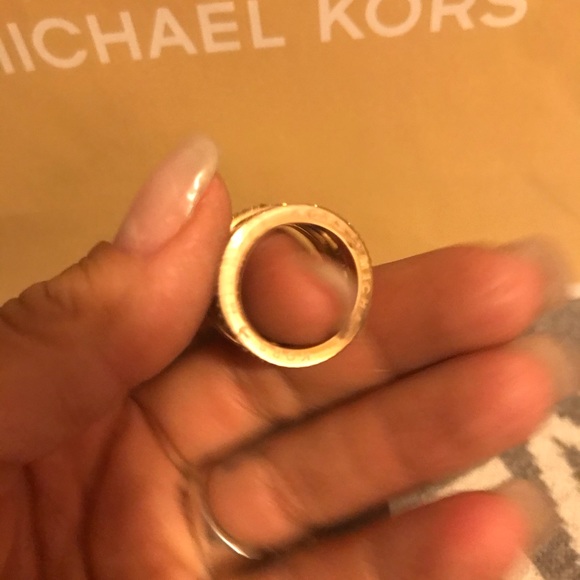 Authentic Michael Kors Metal Size 5 Fashion Ring - Picture 2 of 6